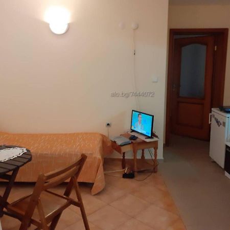 Private Studio Intsaraki - Свети-Влас Экстерьер фото